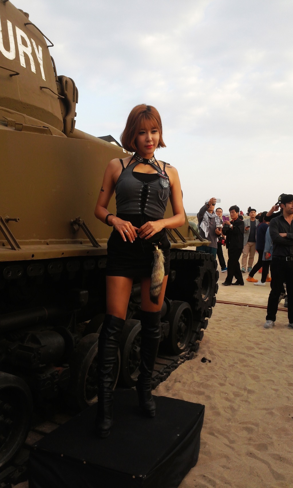 韩国顶级Showgirl许允美 釜山坦克世界 1